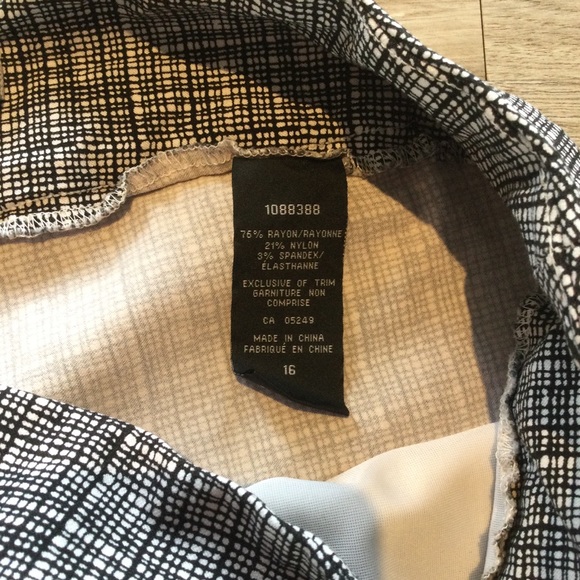 S.C & CO women’s Capri pants stretch Fabric - Picture 2 of 5